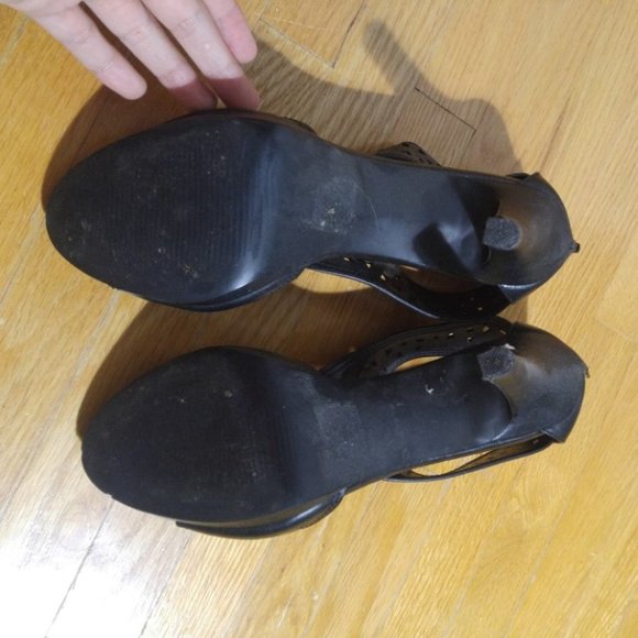 ⚡️SALE⚡️Black Leather Cutout Perforated Platform Heels - Picture 5 of 6